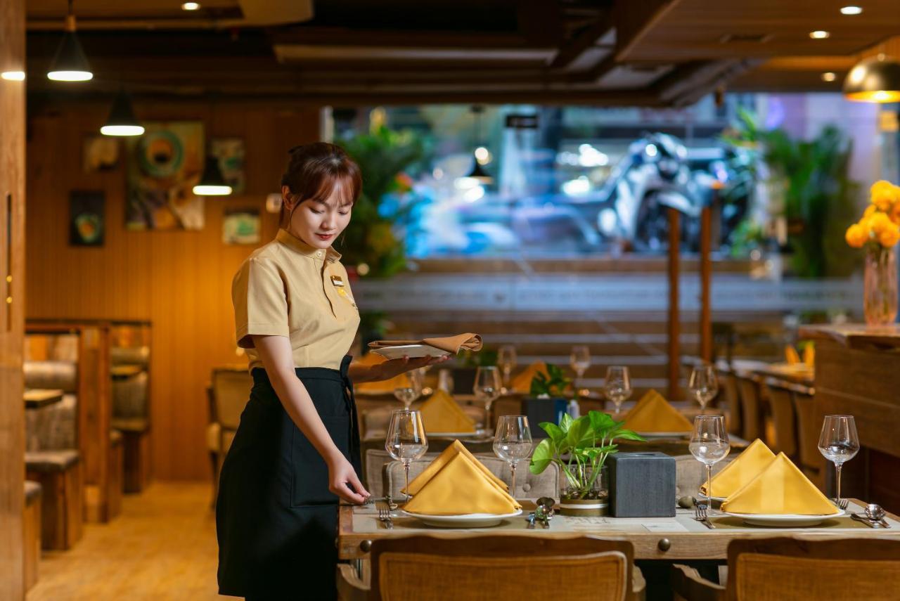 Nesta Hotel Saigon Хошимін Екстер'єр фото