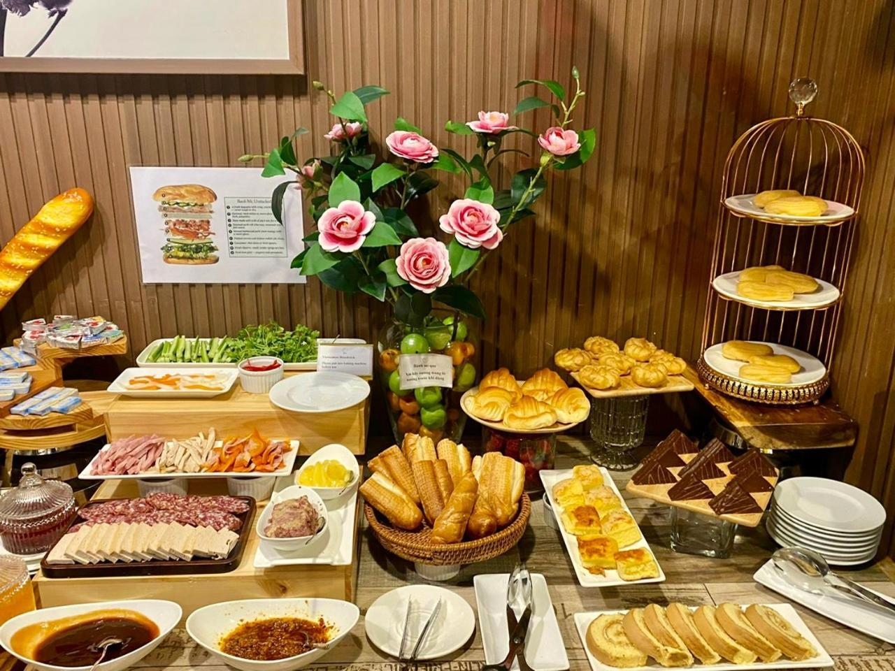 Nesta Hotel Saigon Хошимін Екстер'єр фото