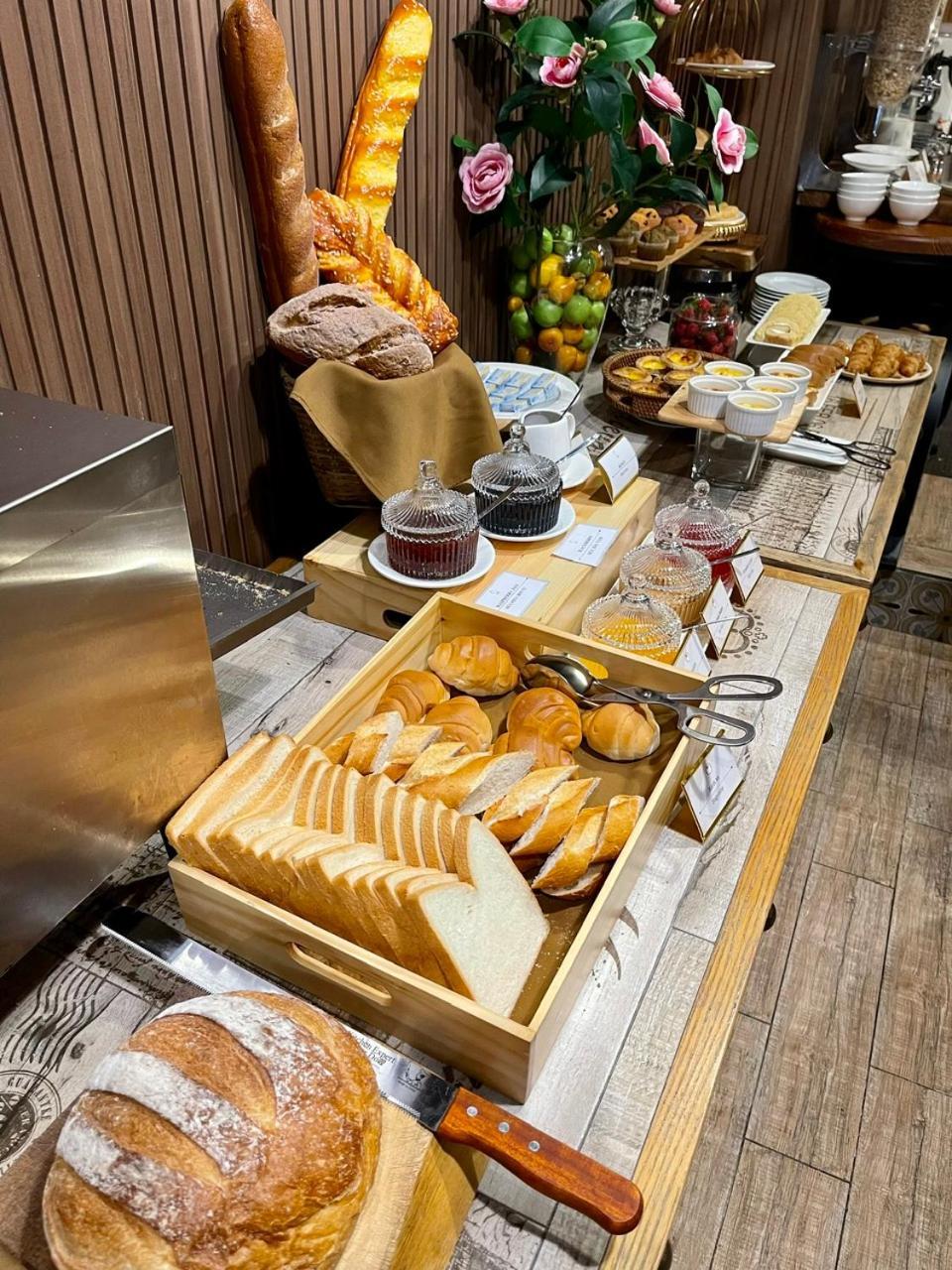 Nesta Hotel Saigon Хошимін Екстер'єр фото
